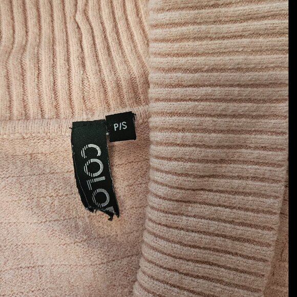 3/15$ light pink winter sweater - Picture 4 of 7
